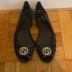 Gucci jelly sandals. Size 8. Black and white